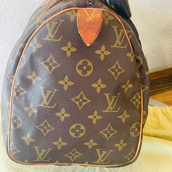 Louis Vuitton Monogram Vintage Speedy 30 w/ LV Lock & Key and Dust Bag - Picture 8 of 16